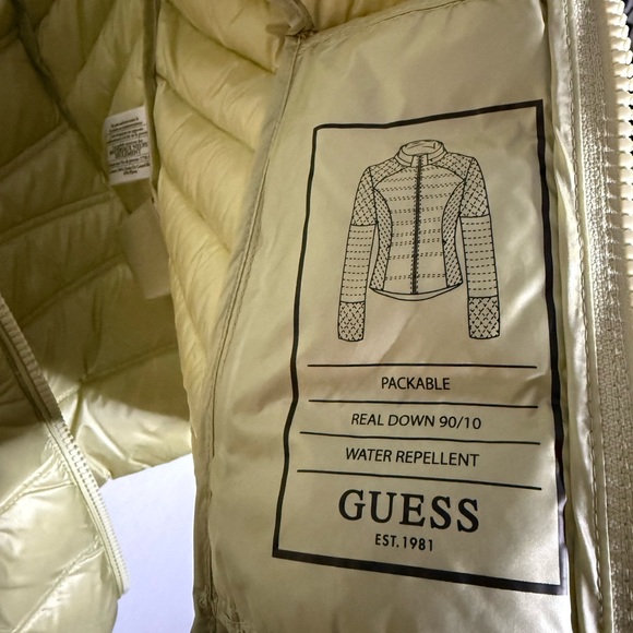 (NEW) GUESS Green Down Filled Quilted Puffer Jacket with Hidden Zippered Hood - Picture 9 of 11